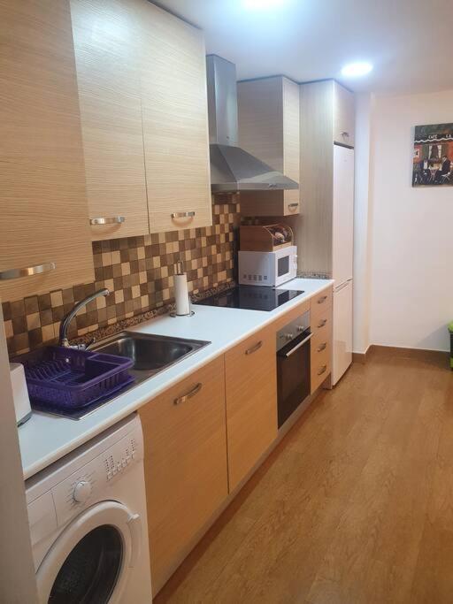 4F, Aire Acondic, 80M2, 2 Dormitorios, 4 Huespedes, Wifi Gratis La Linea de la Concepcion Luaran gambar