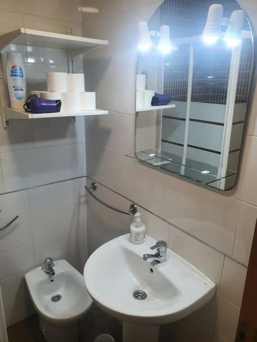 4F, Aire Acondic, 80M2, 2 Dormitorios, 4 Huespedes, Wifi Gratis La Linea de la Concepcion Luaran gambar